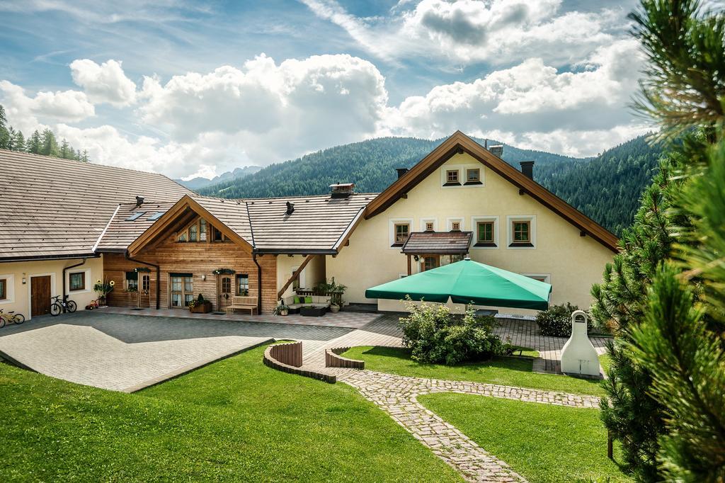 Taela Apartments Сан Касиано Екстериор снимка