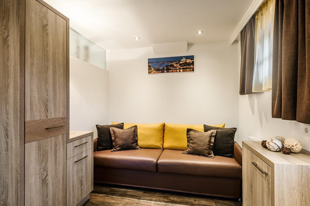 Taela Apartments Сан Касиано Екстериор снимка