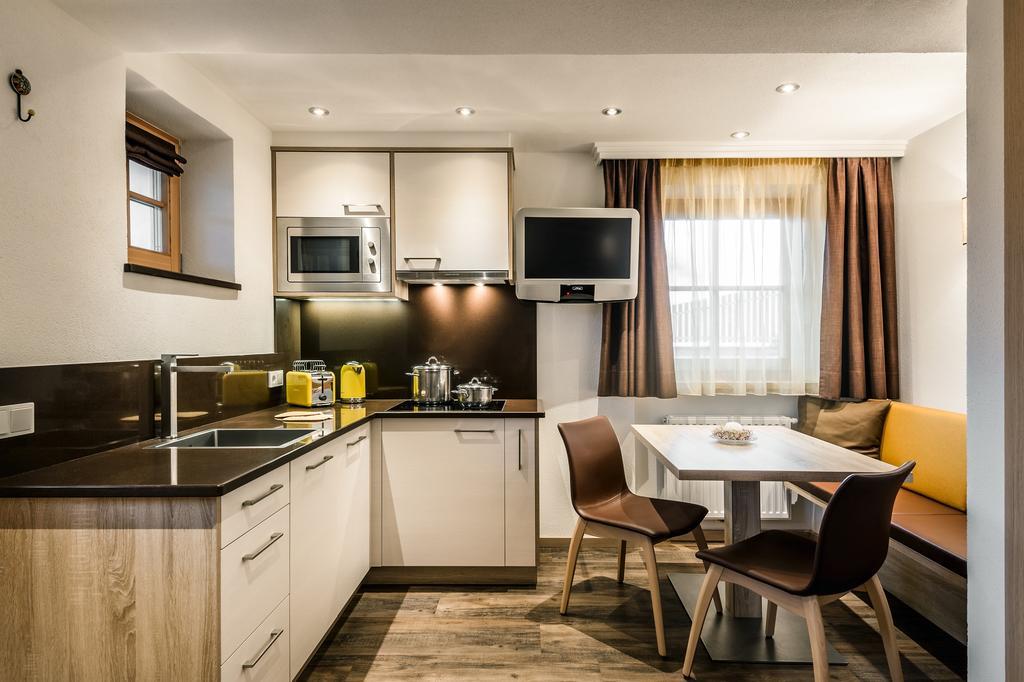 Taela Apartments Сан Касиано Екстериор снимка